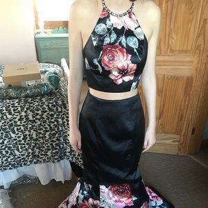 Size 0 prom dress, never worn